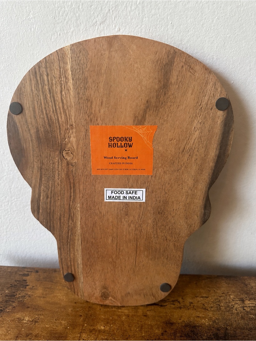 Wooden Skull Cutting Board or Charcuterie Tray Food Safe w/ Black Skull Face NWT - Picture 4 of 4